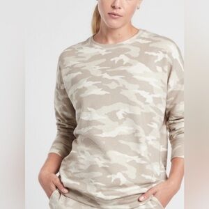 Athleta Tan/Brown Camo Print Pullover Crew Neck Sweatshirt Size XS